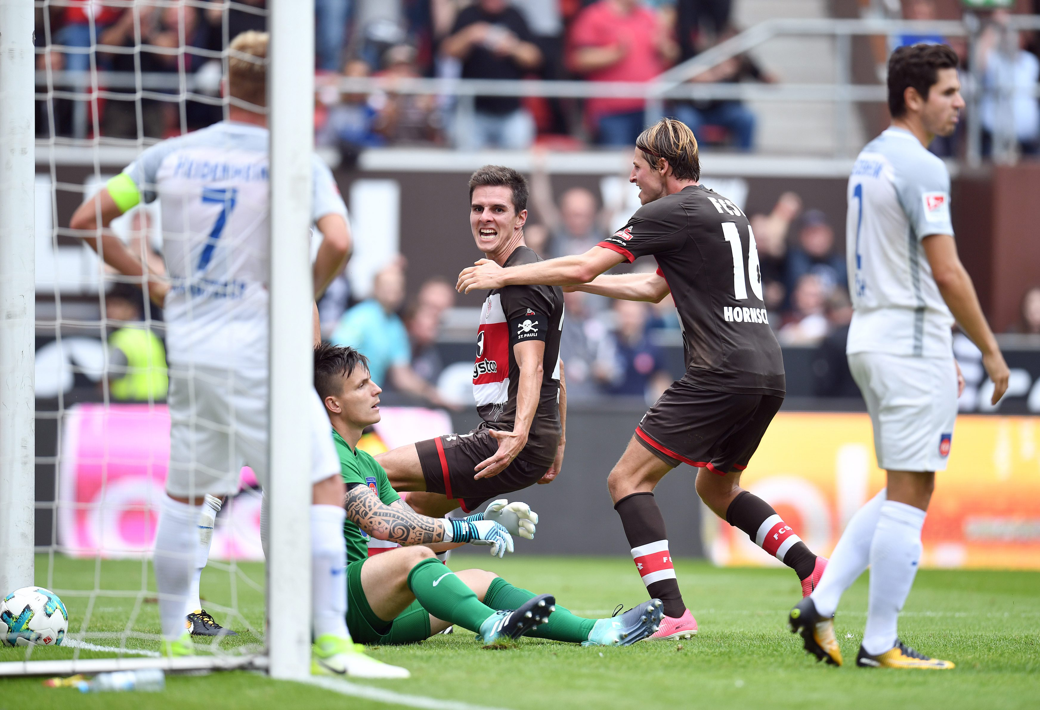 Der Ball im Netz der Heidenheimer - am vierten Spieltag erzielte Johannes Flum sein erstes Zweitligator für den FCSP.