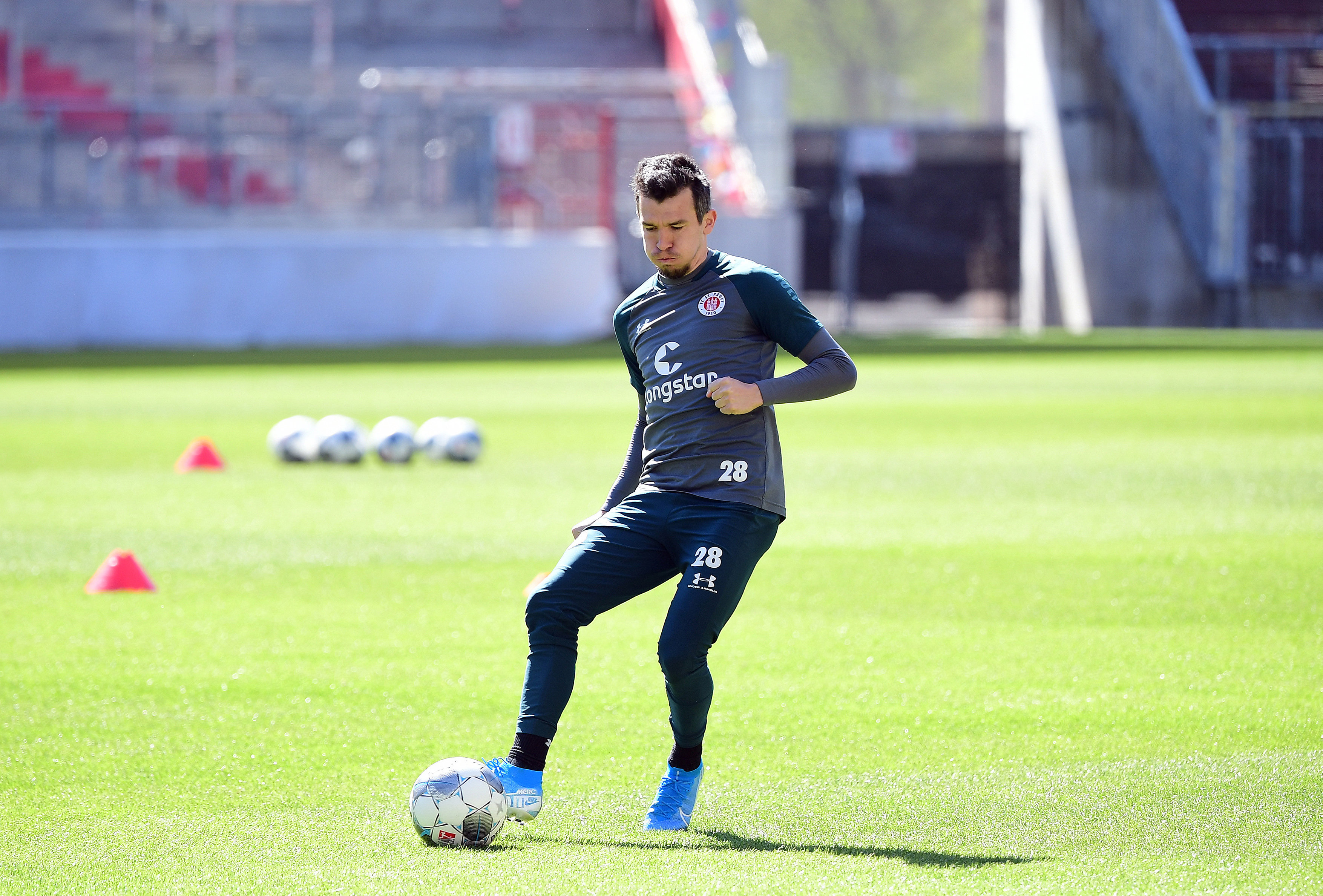 Im leeren Millerntor-Stadion hat Sobota schon häufiger trainiert, gegen Nürnberg wird es für ihn dann das erste Pflichtspiel ohne Fans sein.